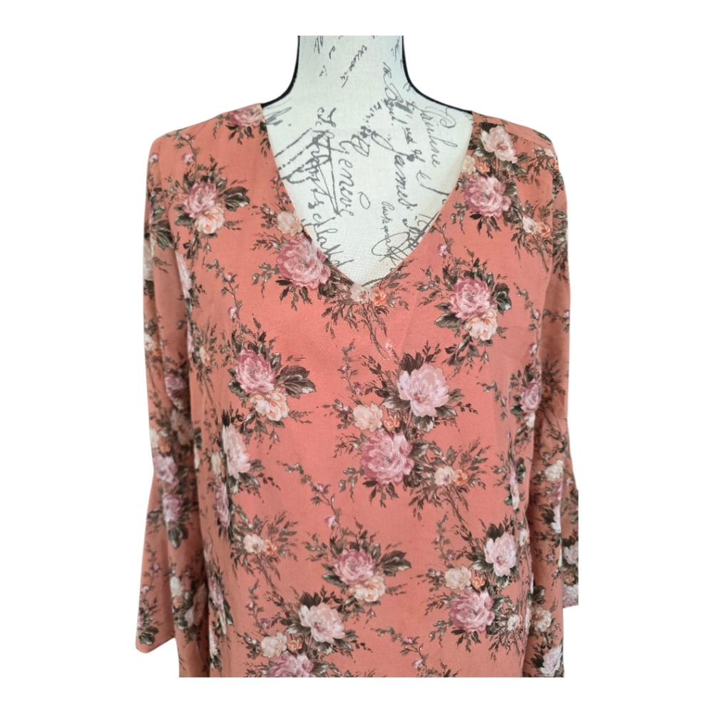 Zac & Rachel Floral Blouse in Peach and Pink - Picture 3 of 10